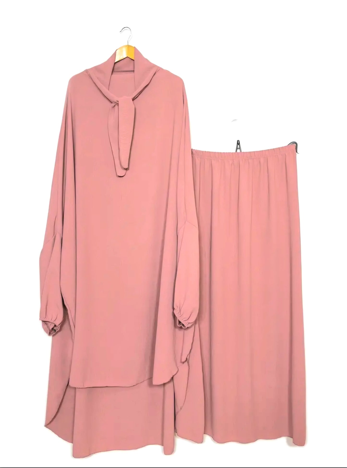 جلباب مع تنورة